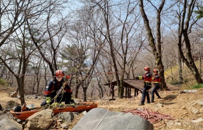 220328-2산악사고 대비 특별구조훈련.jpg