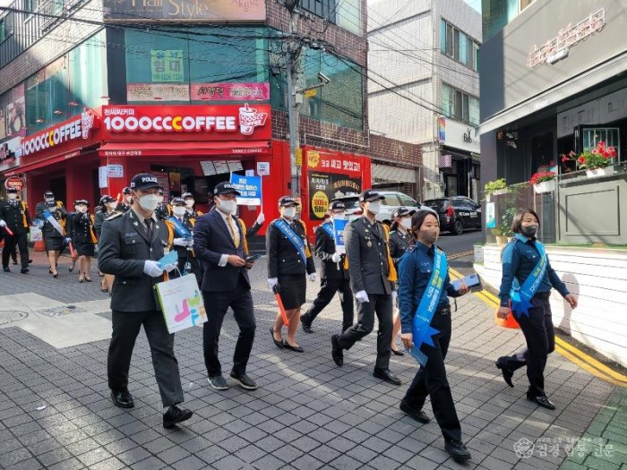 0425-여청-여성안전 캠퍼스 조성 합동순찰.jpg