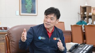 250416보도자료(청송군,‘2025 대한민국 대표 브랜드 대상’석권)-윤경희 청송군수.jpg